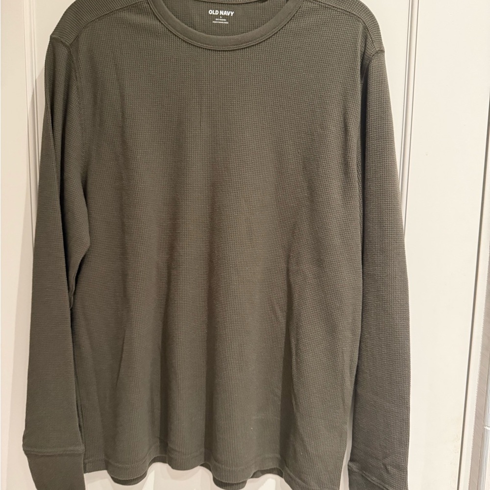 Old Navy Men's Olive Long Sleeve Tee (Size L)